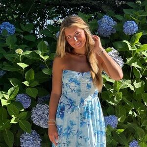 Meet your Posher, Dakota